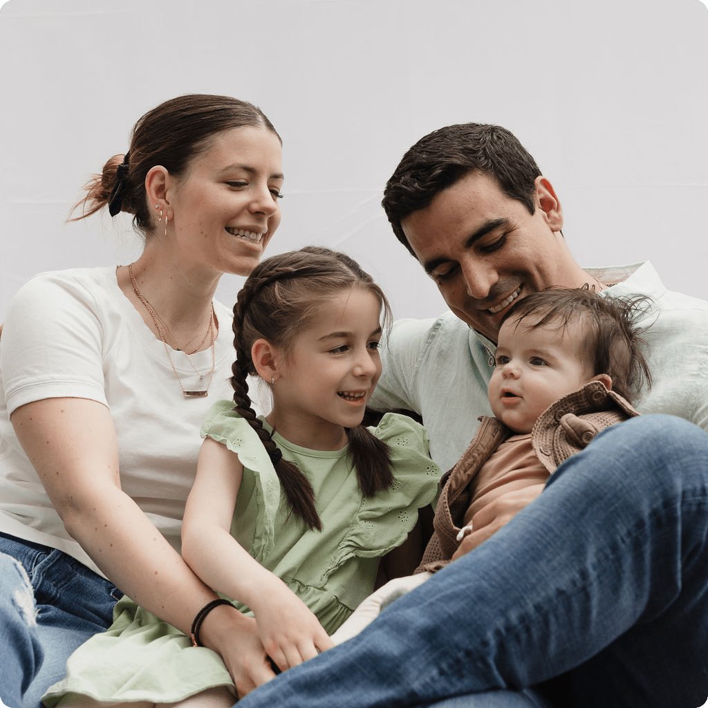 Bell's cookies founders' family : Tomas, Brooke and the children
