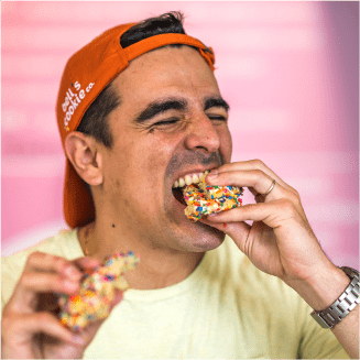 Tomas eating cookies